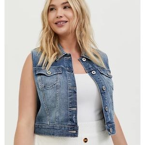 Torrid Size 0 CROP DENIM VEST - MEDIUM WASH